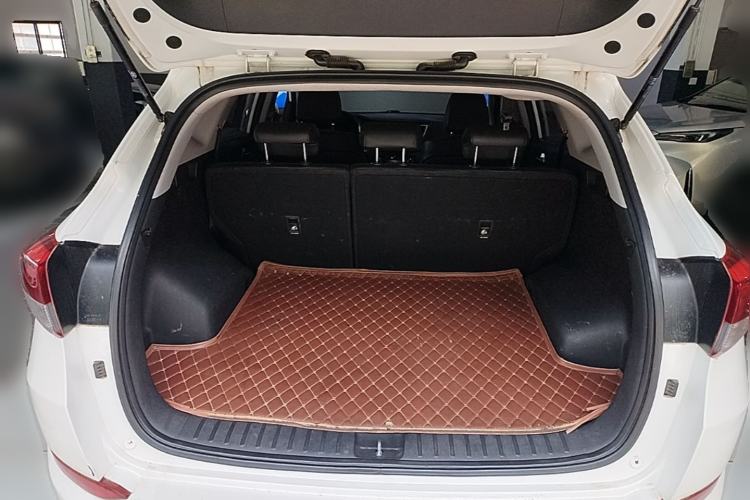 Used Hyundai Tucson 2015 1.6T Dual-Clutch Two-Wheel-Drive Smart Model Trunk