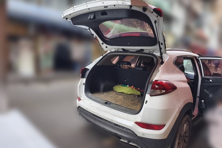 Used Hyundai Tucson 2015 1.6T Dual-Clutch Two-Wheel-Drive Smart Model Trunk