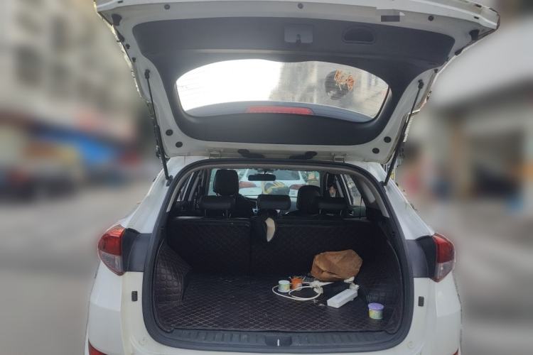 Used Hyundai Tucson 2015 1.6T Dual-Clutch Two-Wheel-Drive Smart Model Trunk