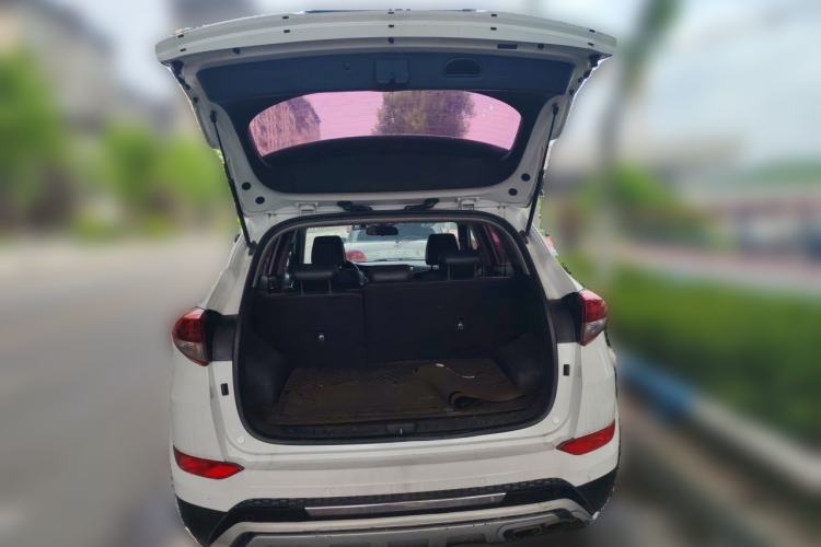 Used Hyundai Tucson 2015 1.6T Dual-Clutch Two-Wheel-Drive Smart Model Trunk