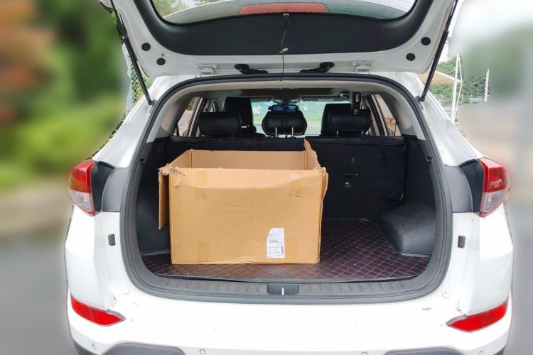Used Hyundai Tucson 2015 1.6T Dual-Clutch Two-Wheel-Drive Smart Model Trunk
