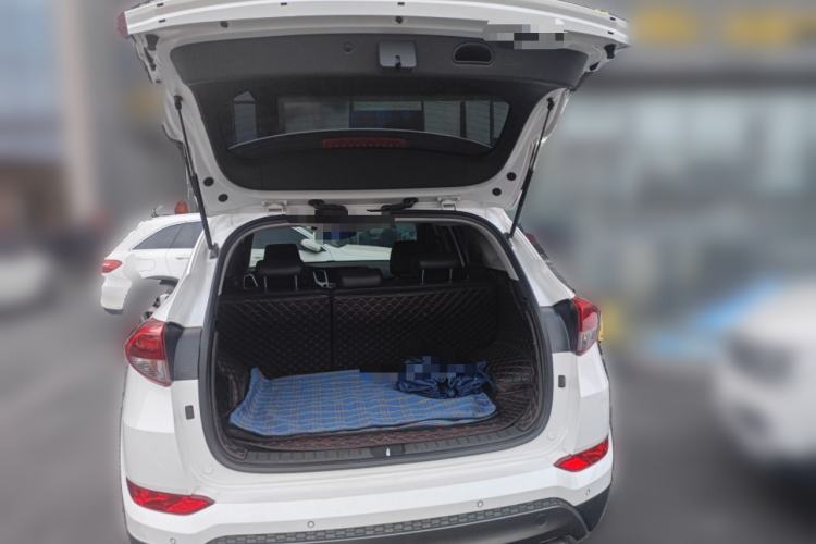 Used Hyundai Tucson 2015 1.6T Dual-Clutch Two-Wheel-Drive Smart Model Trunk
