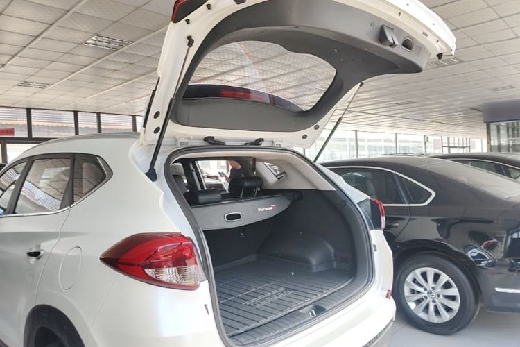 Used Hyundai Tucson 2015 1.6T Dual-Clutch Two-Wheel-Drive Smart Model Trunk
