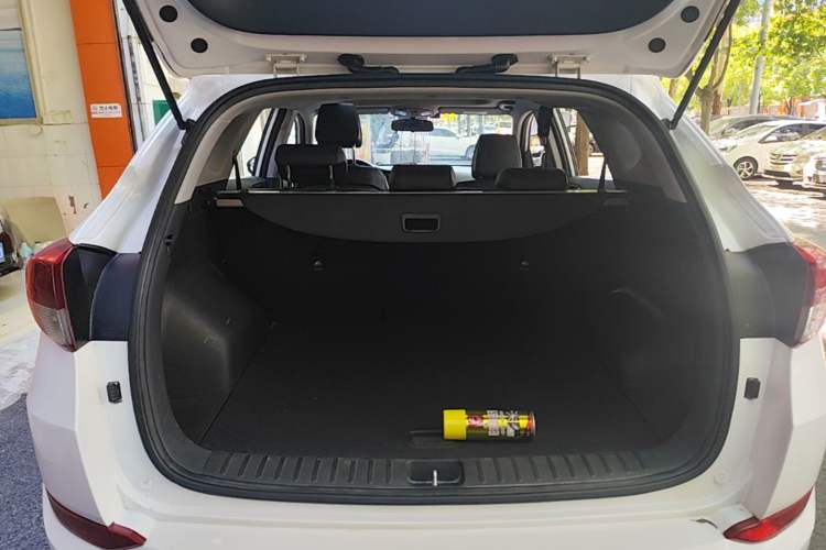 Used Hyundai Tucson 2015 1.6T Dual-Clutch Two-Wheel-Drive Smart Model Trunk