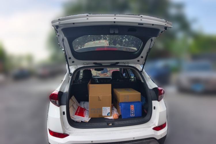 Used Hyundai Tucson 2015 1.6T Dual-Clutch Two-Wheel-Drive Smart Model Trunk