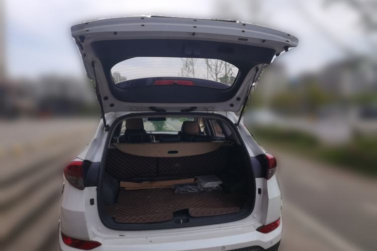 Used Hyundai Tucson 2015 1.6T Dual-Clutch Two-Wheel-Drive Smart Model Trunk