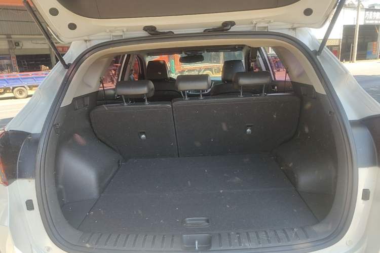 Used Hyundai Tucson 2015 1.6T Dual-Clutch Two-Wheel-Drive Smart Model Trunk