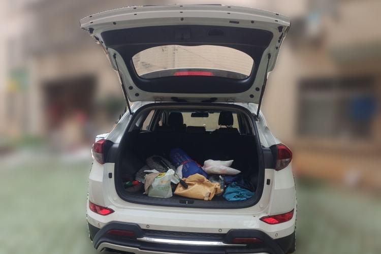 Used Hyundai Tucson 2015 1.6T Dual-Clutch Two-Wheel-Drive Smart Model Trunk