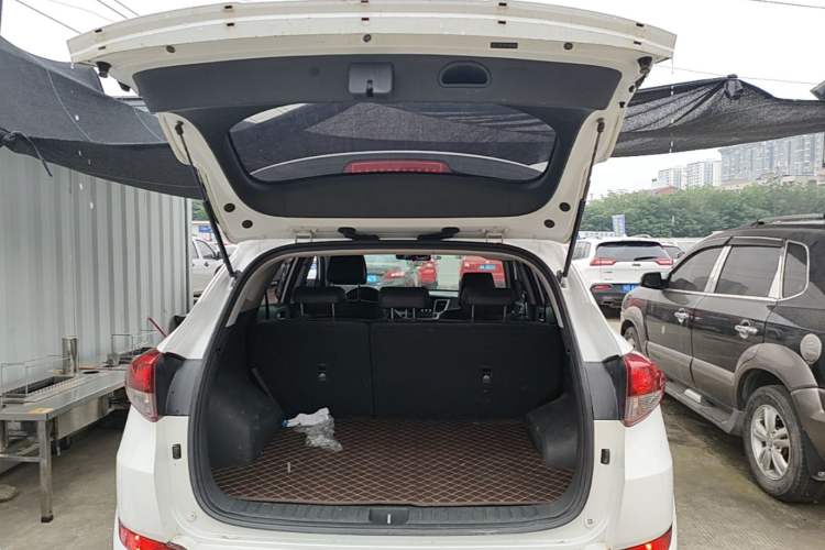 Used Hyundai Tucson 2015 1.6T Dual-Clutch Two-Wheel-Drive Smart Model Trunk