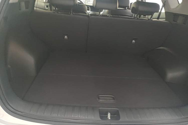 Used Hyundai Tucson 2015 1.6T Dual-Clutch Two-Wheel-Drive Smart Model Trunk