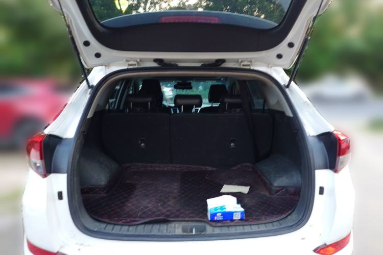 Used Hyundai Tucson 2015 1.6T Dual-Clutch Two-Wheel-Drive Smart Model Trunk