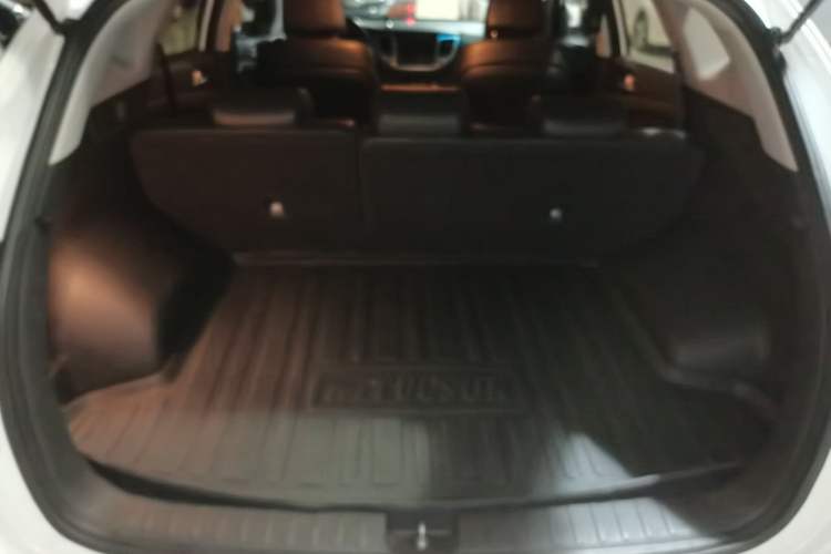 Used Hyundai Tucson 2015 1.6T Dual-Clutch Two-Wheel-Drive Smart Model Trunk