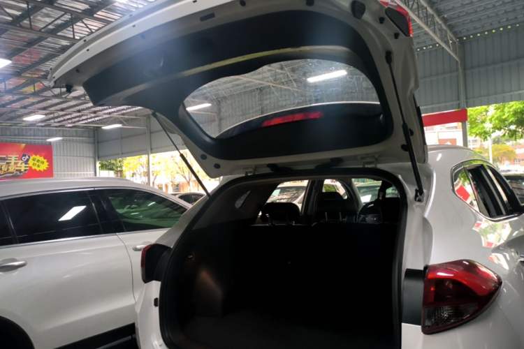 Used Hyundai Tucson 2015 1.6T Dual-Clutch Two-Wheel-Drive Smart Model Trunk