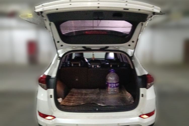 Used Hyundai Tucson 2015 1.6T Dual-Clutch Two-Wheel-Drive Smart Model Trunk