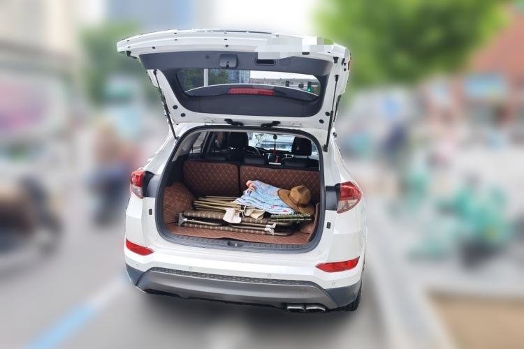 Used Hyundai Tucson 2015 1.6T Dual-Clutch Two-Wheel-Drive Smart Model Trunk