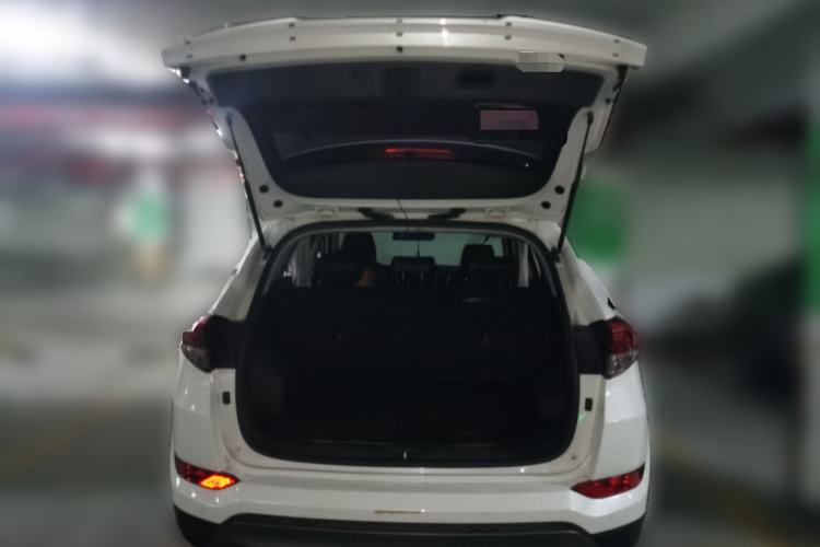 Used Hyundai Tucson 2015 1.6T Dual-Clutch Two-Wheel-Drive Smart Model Trunk