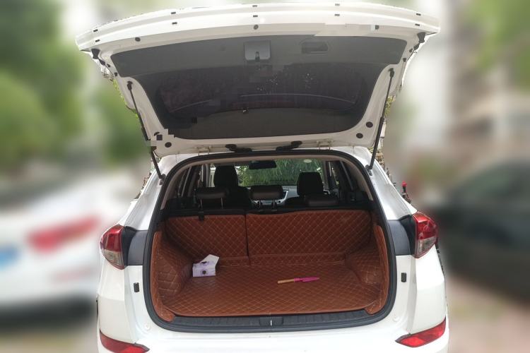 Used Hyundai Tucson 2015 1.6T Dual-Clutch Two-Wheel-Drive Smart Model Trunk