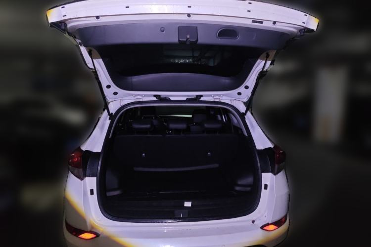 Used Hyundai Tucson 2015 1.6T Dual-Clutch Two-Wheel-Drive Smart Model Trunk