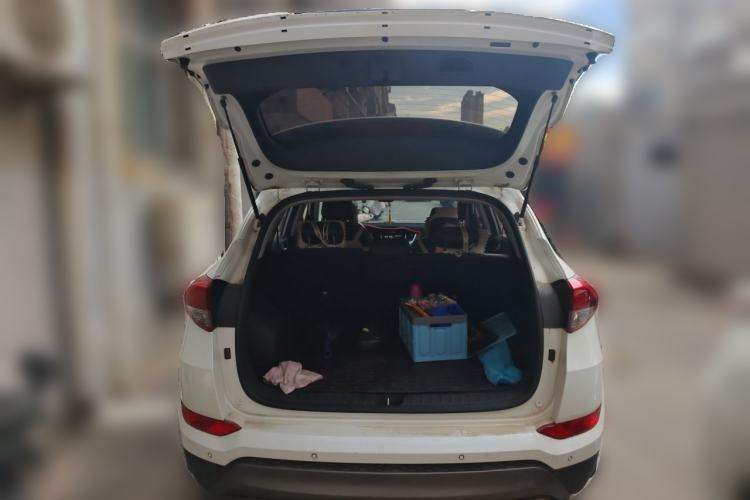 Used Hyundai Tucson 2015 1.6T Dual-Clutch Two-Wheel-Drive Smart Model Trunk