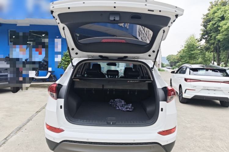 Used Hyundai Tucson 2015 1.6T Dual-Clutch Two-Wheel-Drive Smart Model Trunk