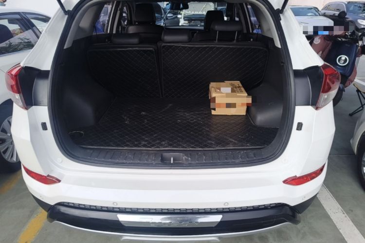 Used Hyundai Tucson 2015 1.6T Dual-Clutch Two-Wheel-Drive Smart Model Trunk