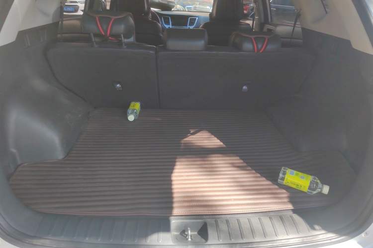 Used Hyundai Tucson 2015 1.6T Dual-Clutch Two-Wheel-Drive Smart Model Trunk