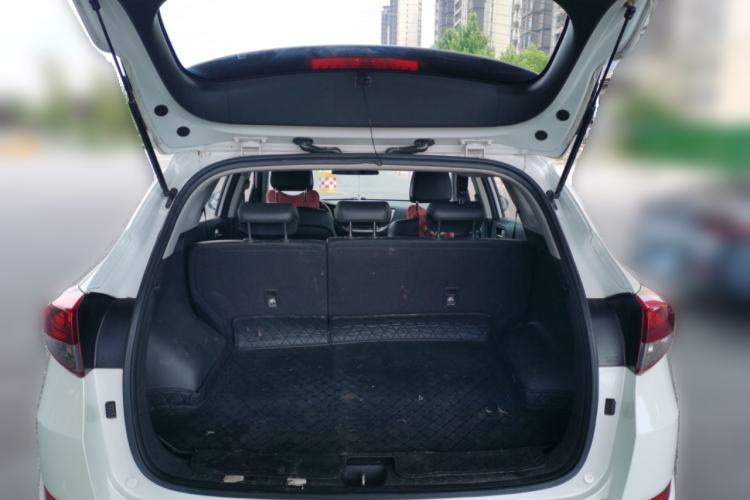 Used Hyundai Tucson 2015 1.6T Dual-Clutch Two-Wheel-Drive Smart Model Trunk