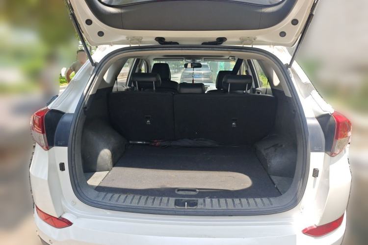 Used Hyundai Tucson 2015 1.6T Dual-Clutch Two-Wheel-Drive Smart Model Trunk