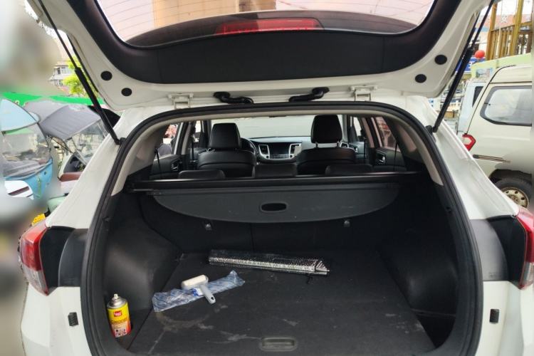 Used Hyundai Tucson 2015 1.6T Dual-Clutch Two-Wheel-Drive Smart Model Trunk