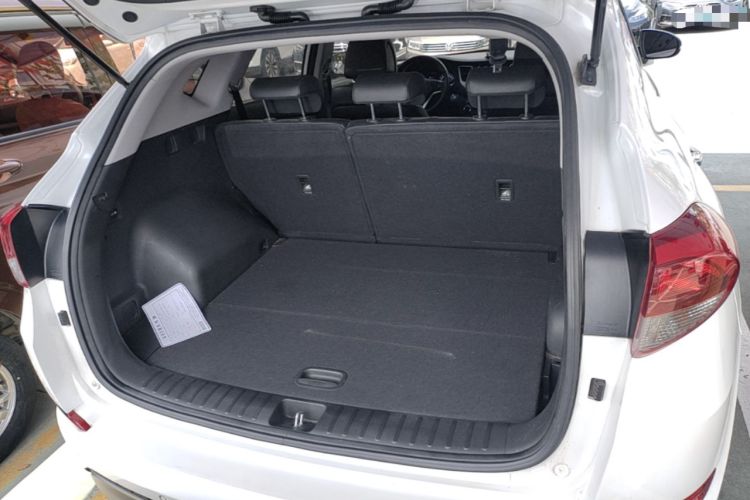 Used Hyundai Tucson 2015 1.6T Dual-Clutch Two-Wheel-Drive Smart Model Trunk