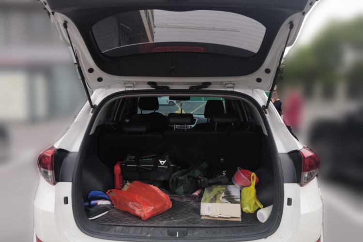 Used Hyundai Tucson 2015 1.6T Dual-Clutch Two-Wheel-Drive Smart Model Trunk