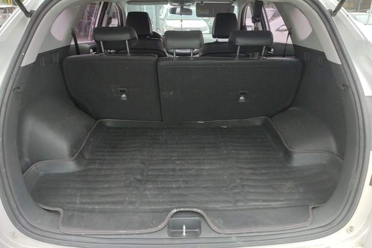 Used Hyundai Tucson 2015 1.6T Dual-Clutch Two-Wheel-Drive Smart Model Trunk