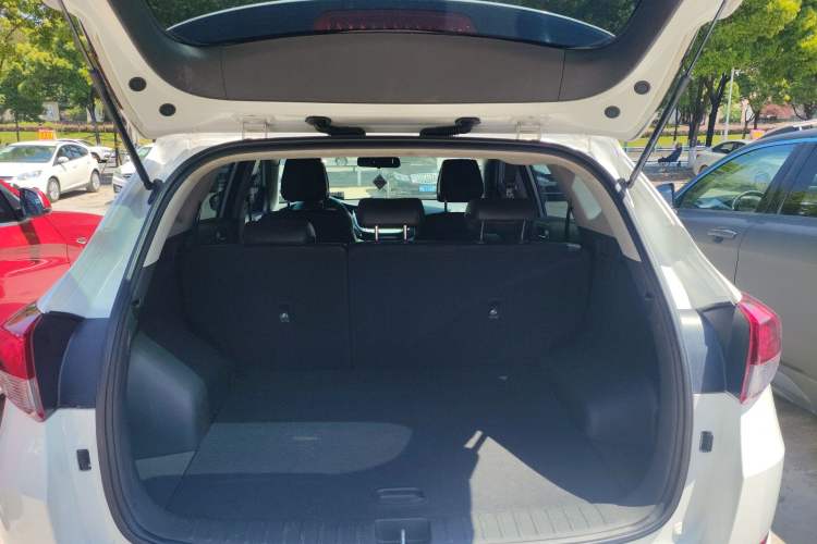 Used Hyundai Tucson 2015 1.6T Dual-Clutch Two-Wheel-Drive Smart Model Trunk