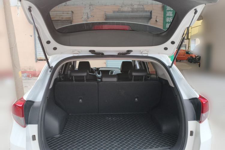 Used Hyundai Tucson 2015 1.6T Dual-Clutch Two-Wheel-Drive Smart Model Trunk