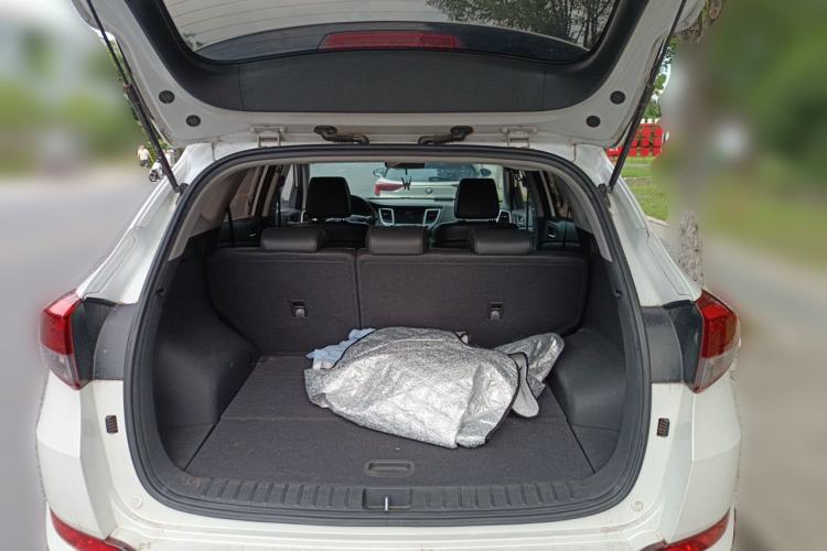 Used Hyundai Tucson 2015 1.6T Dual-Clutch Two-Wheel-Drive Smart Model Trunk