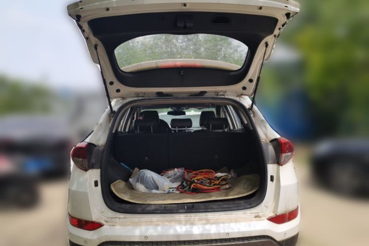 Used Hyundai Tucson 2015 1.6T Dual-Clutch Two-Wheel-Drive Smart Model Trunk