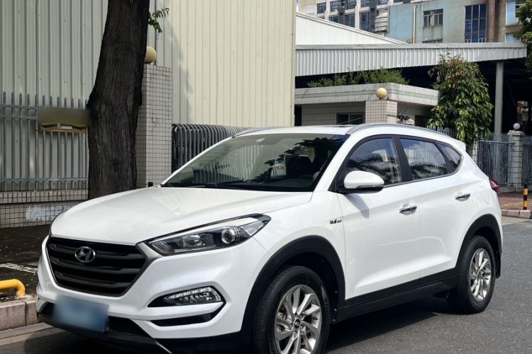 Używany Hyundai Tucson 2015 1.6T Dual-Clutch Two-Wheel-Drive Smart Model Guazi used car, China used car export, Used car for sale, Used  cars, Cheapest cars for sale