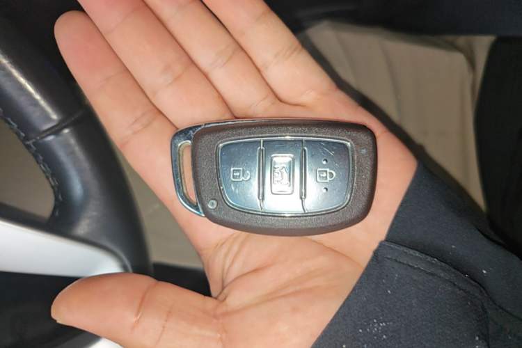 Used Hyundai Tucson 2015 1.6T Dual-Clutch Two-Wheel-Drive Smart Model Vehicle Key