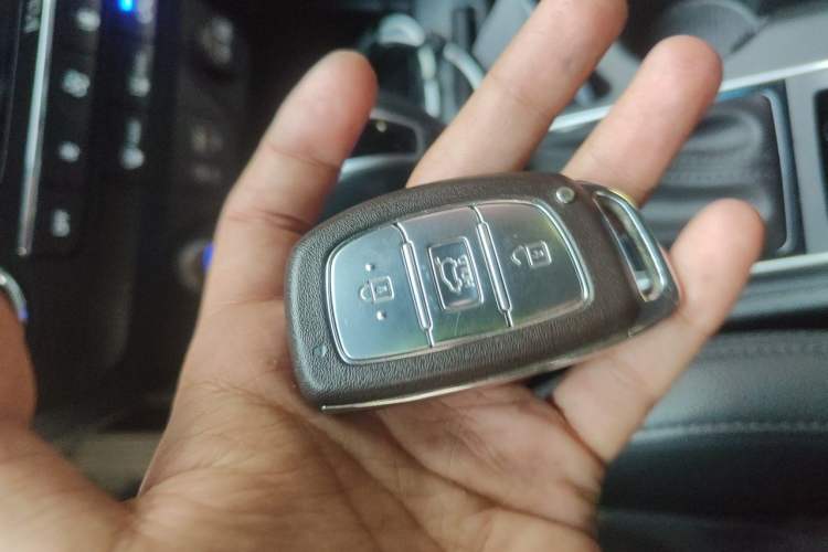 Used Hyundai Tucson 2015 1.6T Dual-Clutch Two-Wheel-Drive Smart Model Vehicle Key