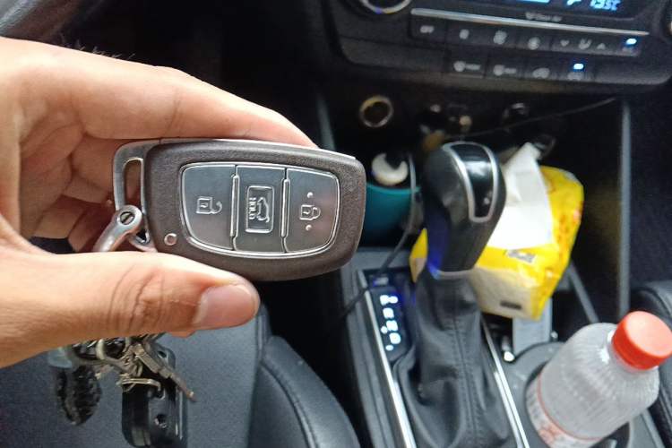 Used Hyundai Tucson 2015 1.6T Dual-Clutch Two-Wheel-Drive Smart Model Vehicle Key