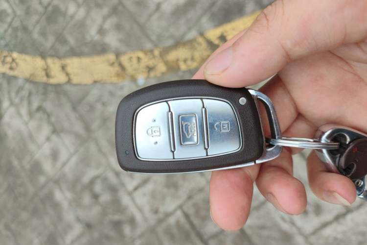 Used Hyundai Tucson 2015 1.6T Dual-Clutch Two-Wheel-Drive Smart Model Vehicle Key