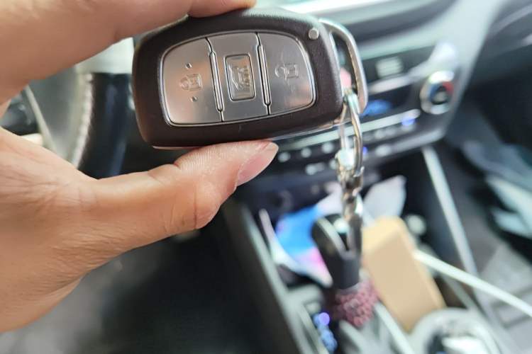 Used Hyundai Tucson 2015 1.6T Dual-Clutch Two-Wheel-Drive Smart Model Vehicle Key