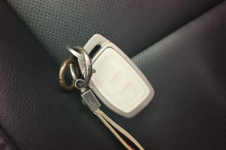 Used Hyundai Tucson 2015 1.6T Dual-Clutch Two-Wheel-Drive Smart Model Vehicle Key