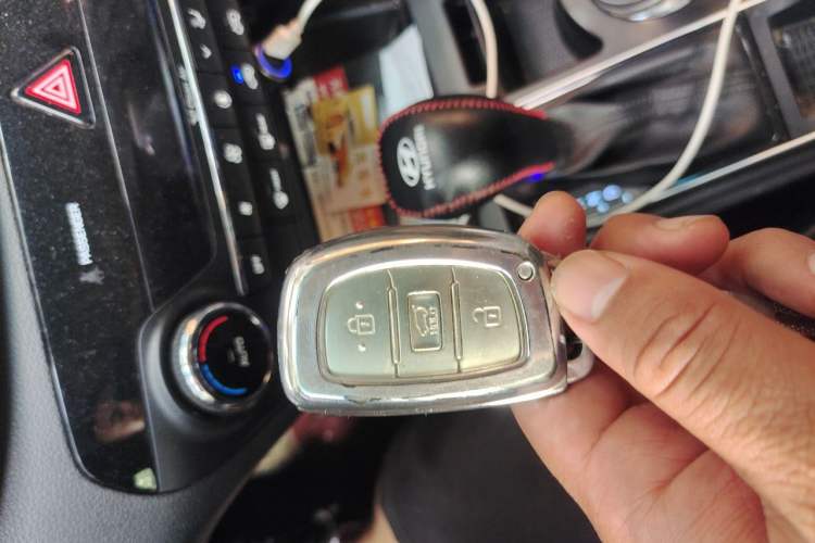 Used Hyundai Tucson 2015 1.6T Dual-Clutch Two-Wheel-Drive Smart Model Vehicle Key
