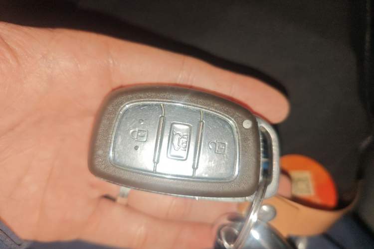 Used Hyundai Tucson 2015 1.6T Dual-Clutch Two-Wheel-Drive Smart Model Vehicle Key
