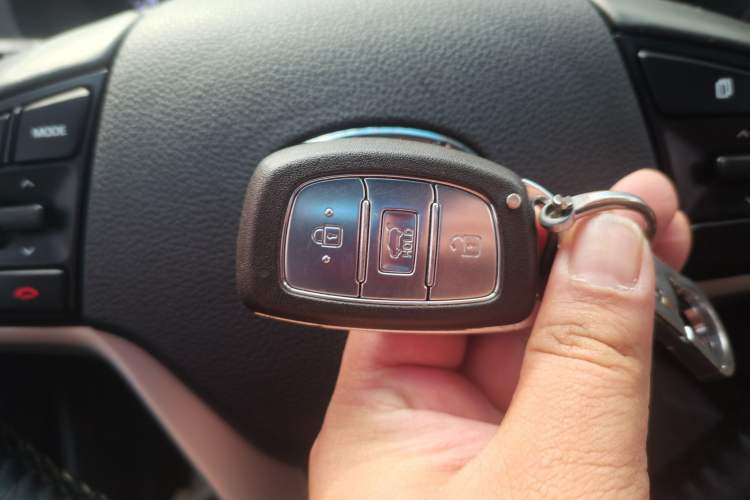Used Hyundai Tucson 2015 1.6T Dual-Clutch Two-Wheel-Drive Smart Model Vehicle Key