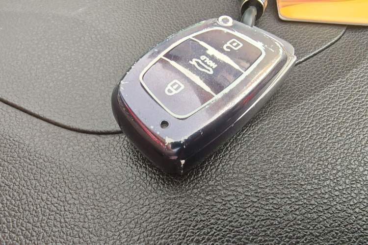 Used Hyundai Tucson 2015 1.6T Dual-Clutch Two-Wheel-Drive Smart Model Vehicle Key