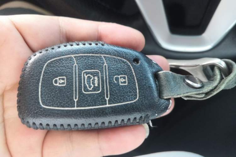 Used Hyundai Tucson 2015 1.6T Dual-Clutch Two-Wheel-Drive Smart Model Vehicle Key