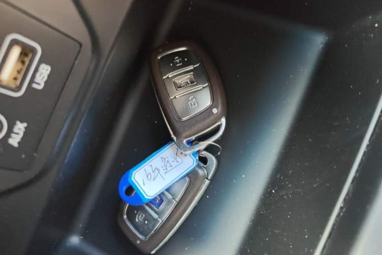 Used Hyundai Tucson 2015 1.6T Dual-Clutch Two-Wheel-Drive Smart Model Vehicle Key