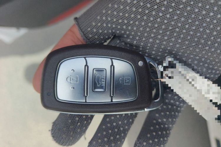 Used Hyundai Tucson 2015 1.6T Dual-Clutch Two-Wheel-Drive Smart Model Vehicle Key